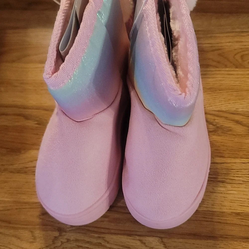 RAMPAGE MULTI-COLORED RAINBOW POM POM ACCENT WINTER BOOTS: NWT: SZ 8